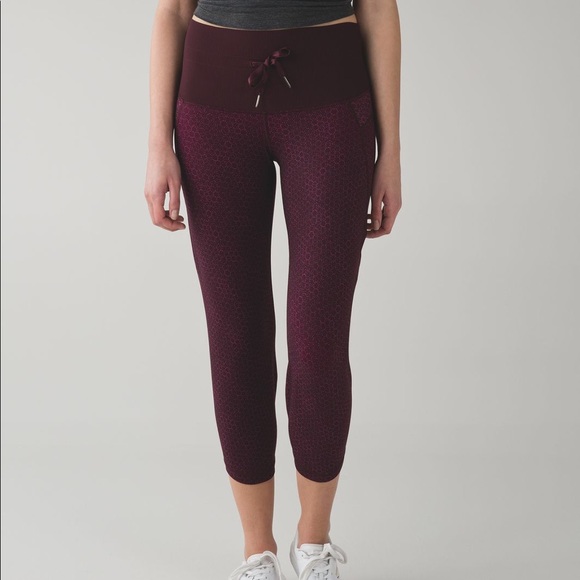lululemon athletica Pants - NWOT Lululemon Shake it Out Crop Rare print